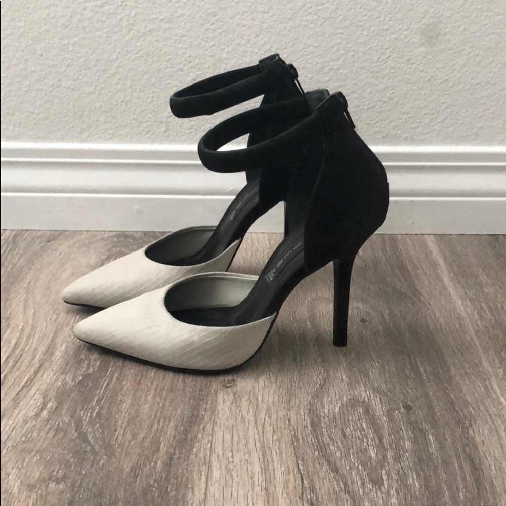 STEVEN By Steve Madden Two Tone Pumps